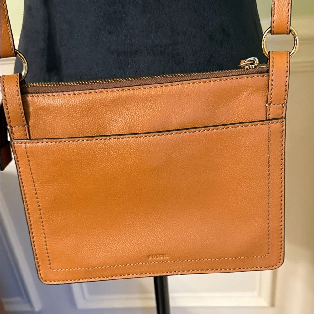 Fossil cowhide leather